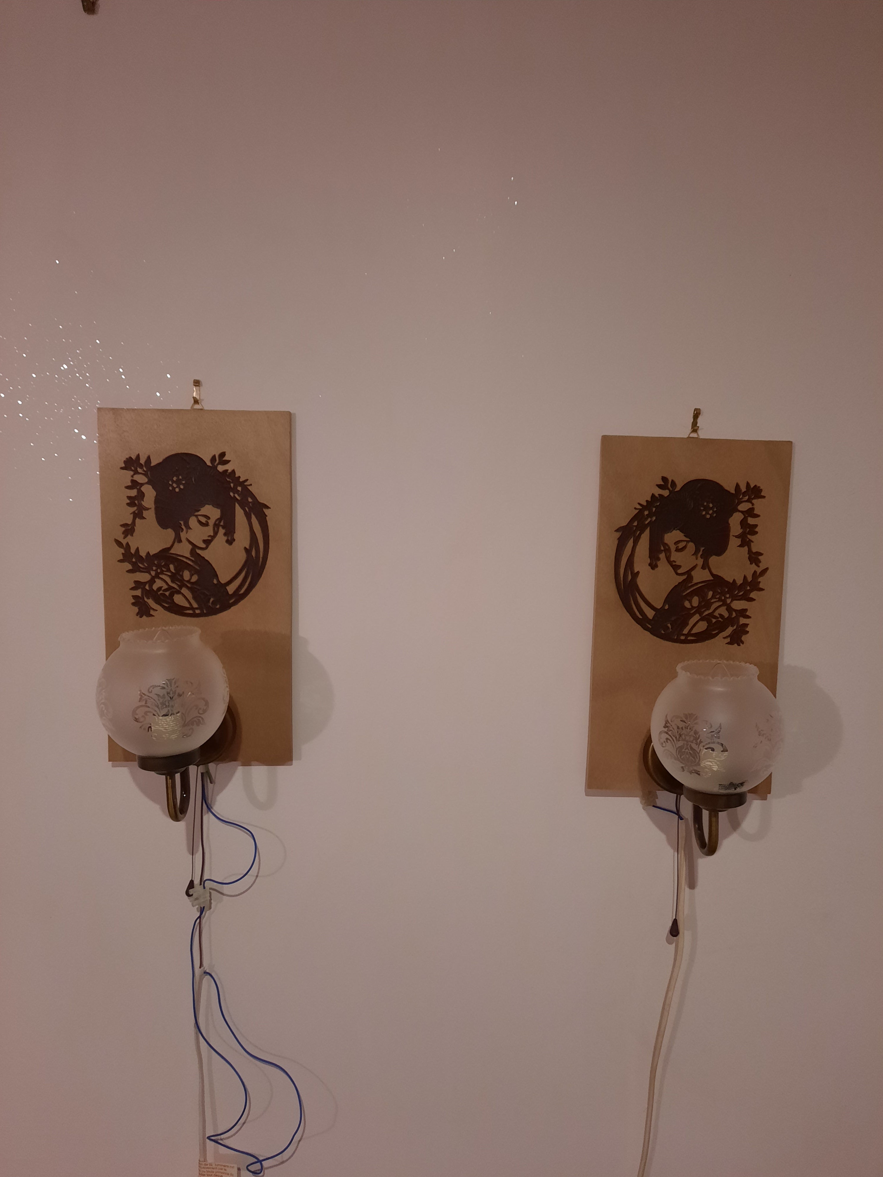 Applique avec support en bois