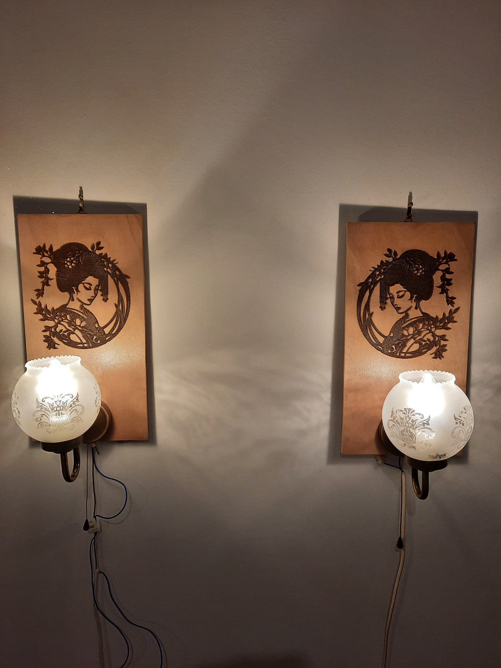 Applique avec support en bois