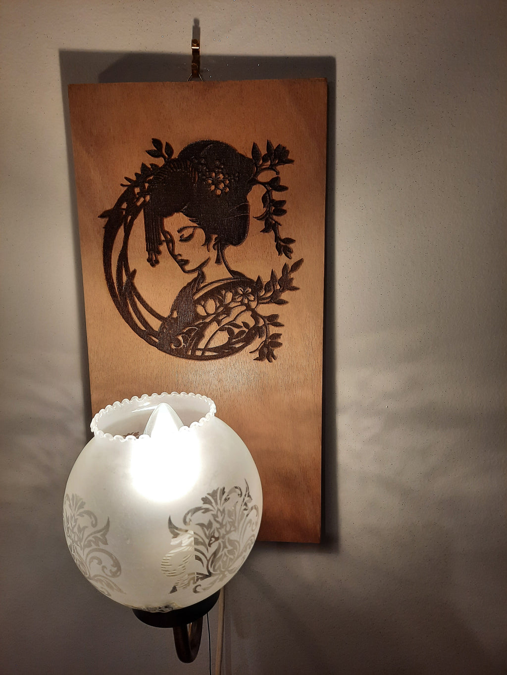 Applique avec support en bois