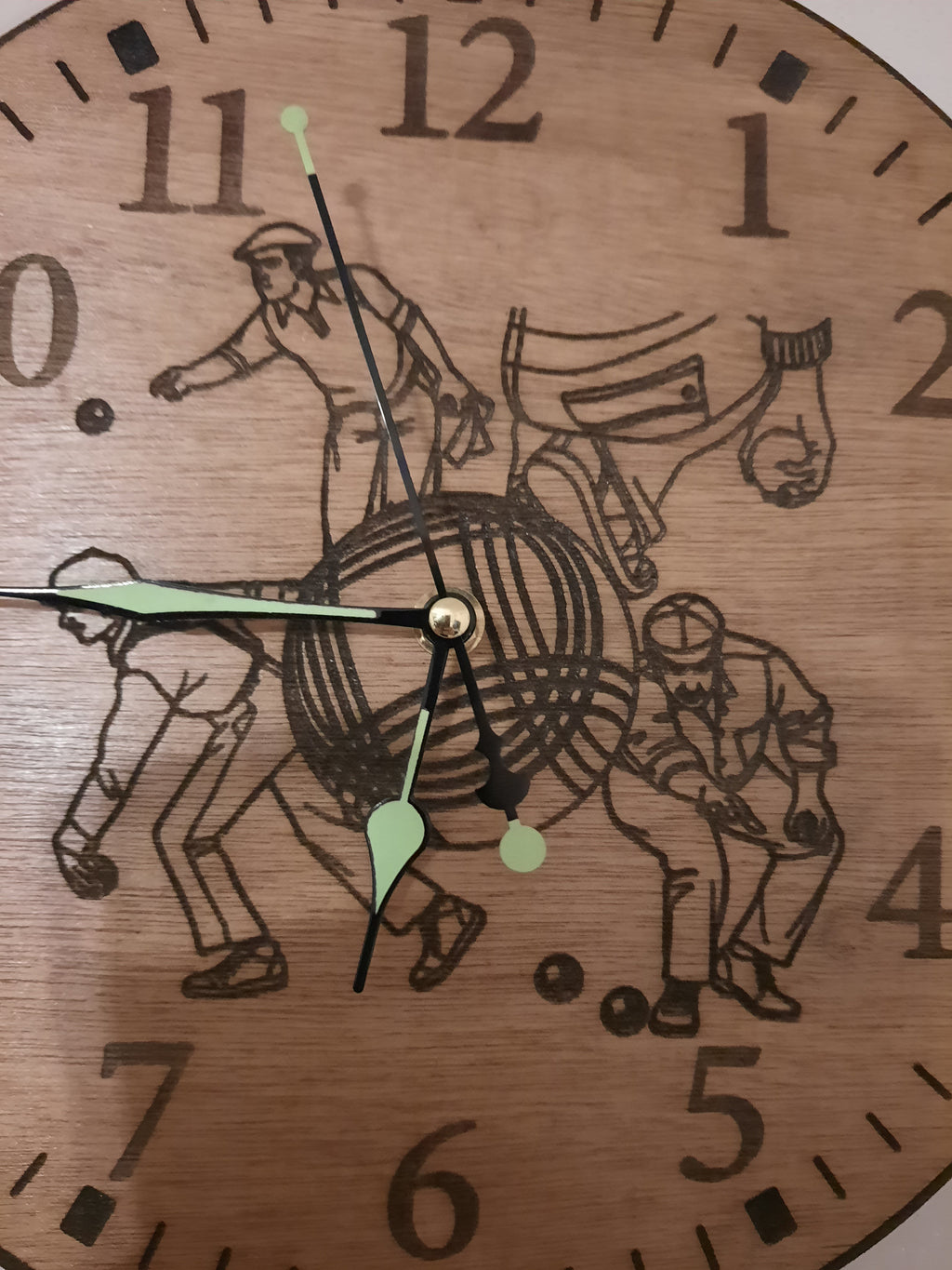 Pendule en bois pentanque