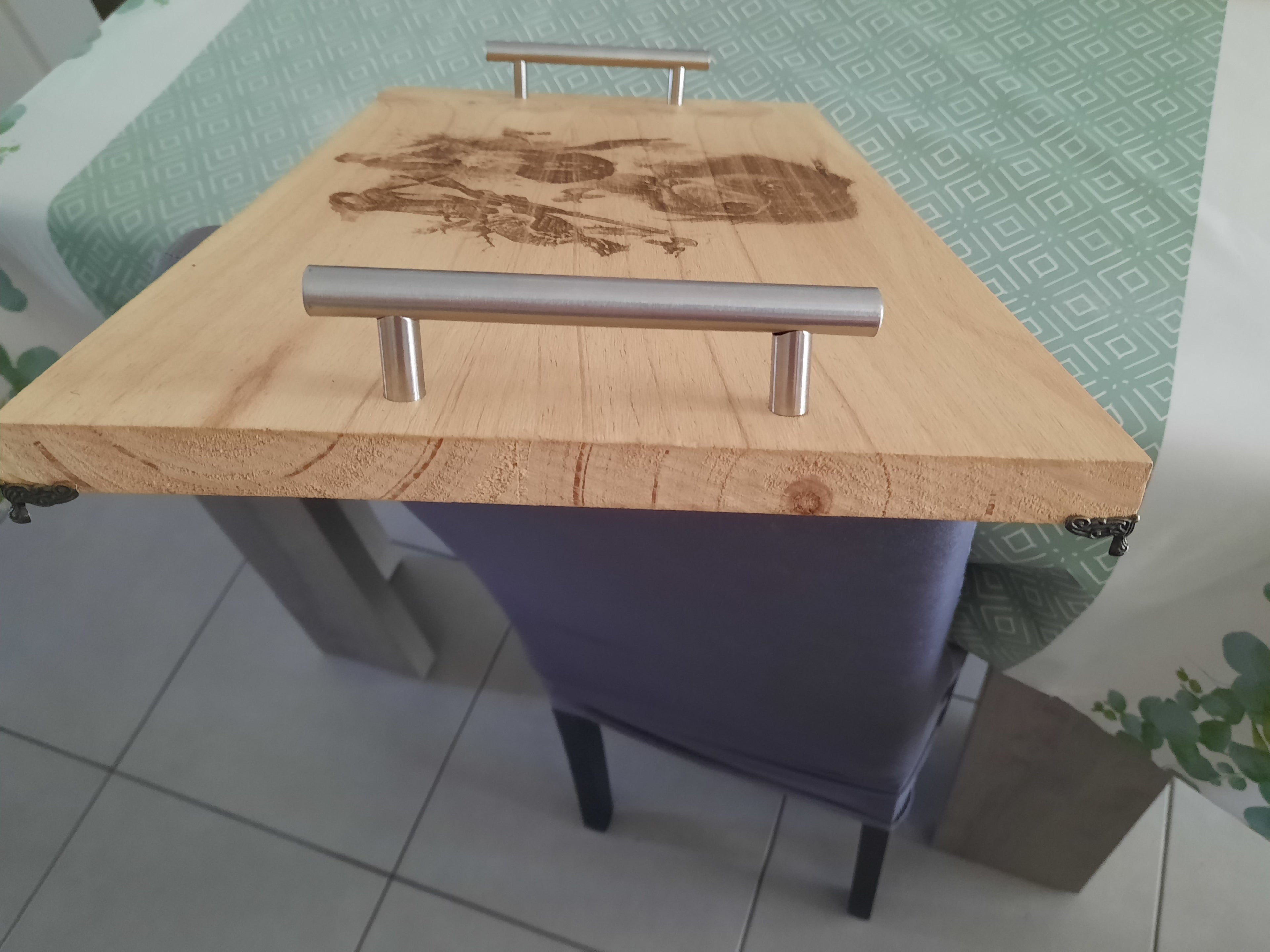 Plateau en bois motif la chasse