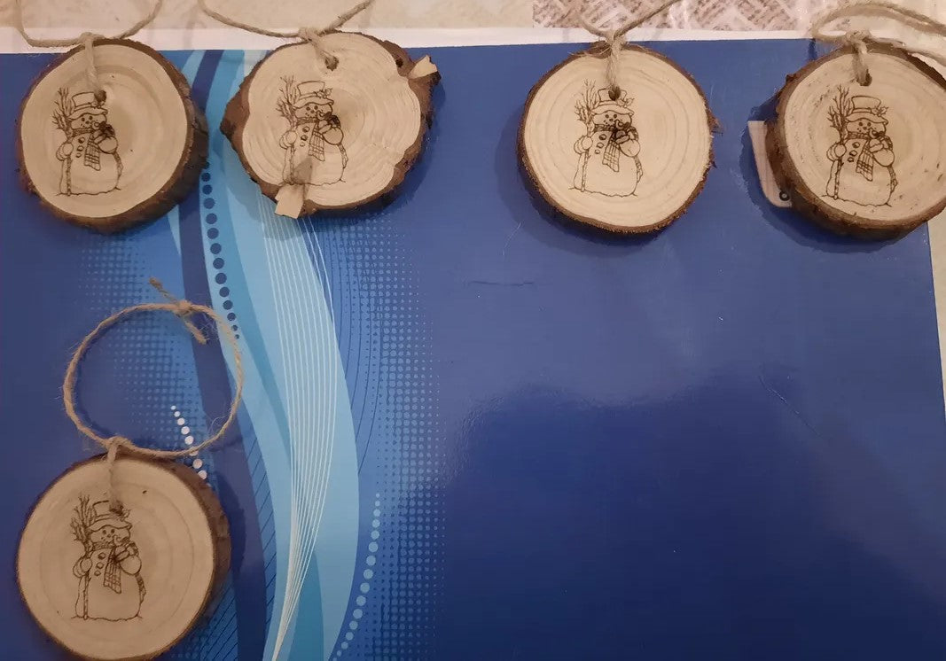 Décoration de noel en rondin de bois