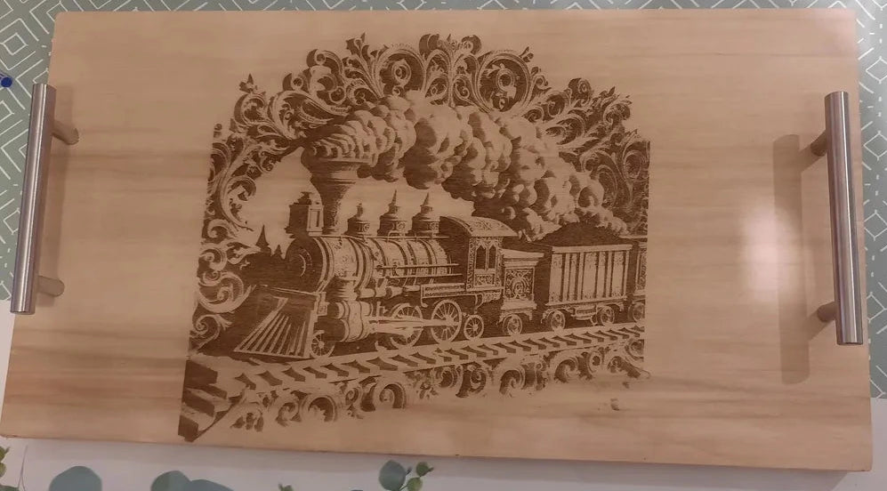 PLATEAU EN BOIS avec motif d' un train a vapeur